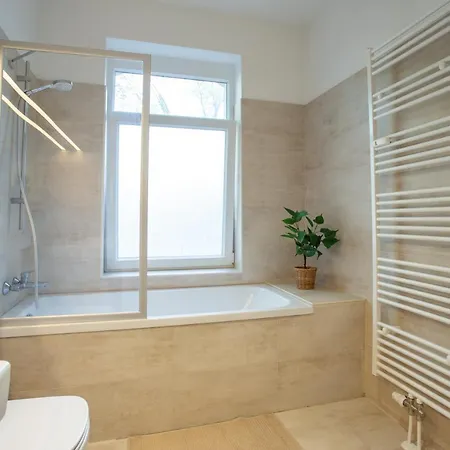 Fullhouse - Halle - B2 - Daylight Bathroom - Nespresso Exterior photo