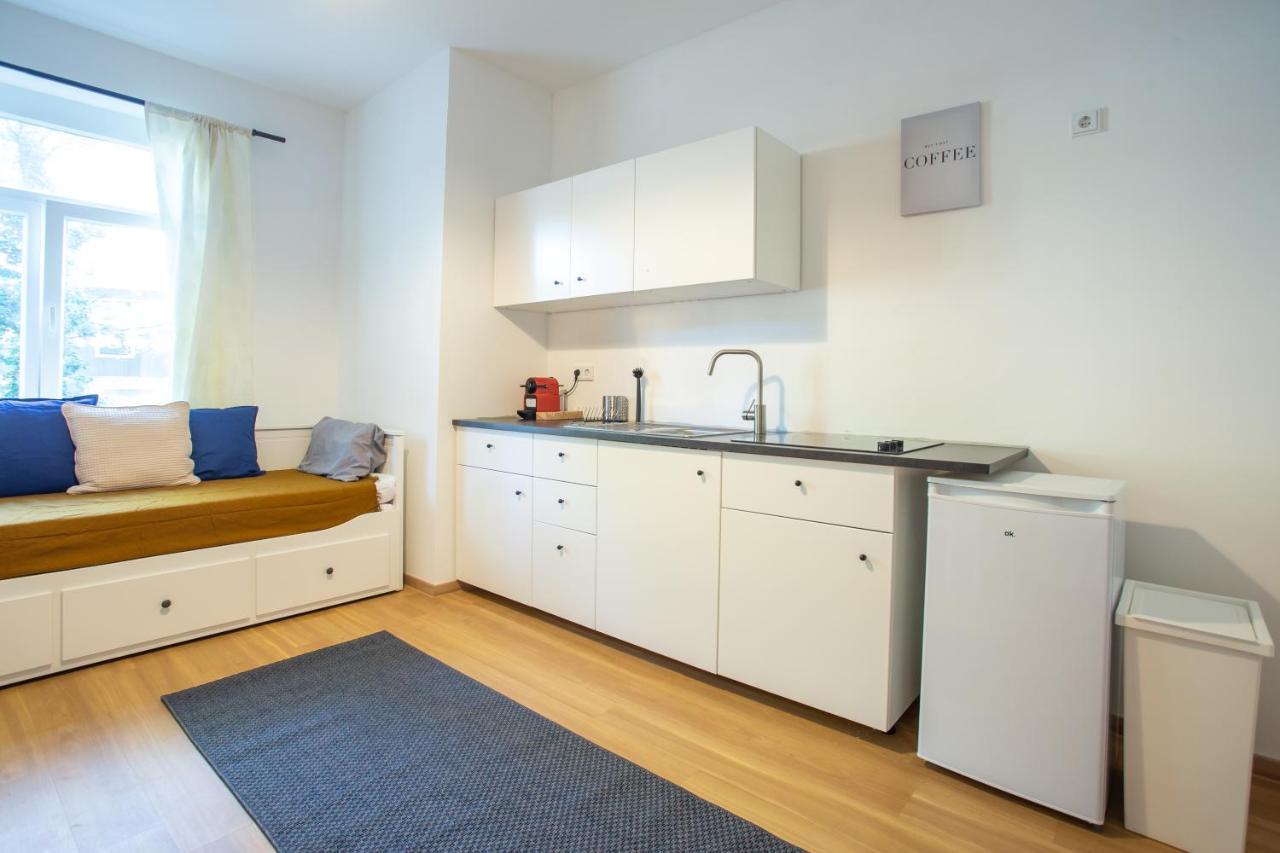 Fullhouse - Halle - B2 - Daylight Bathroom - Nespresso Apartment *